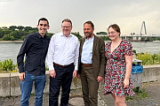 An der Leverkusener Brcke (v. li.) Mattis Dieterich, Torsten Burmester, Uwe Richrath und Aleksandra Nowak